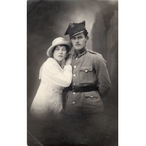 II RP - Łowicz Zdjęcie Wojna Polsko-Bolszewicka Kapral w Rogatywce wz.19 z Małżonką