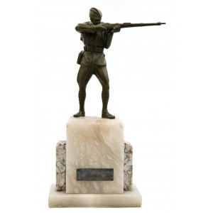 Statuetka żołnierza w stojącej postawie strzeleckiej - Nagroda w Zawodach Strzeleckich o Mistrzostwo Korpusu Ochrony Pogranicza, 1933 r