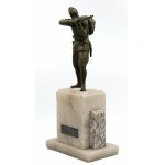 Statuetka żołnierza w stojącej postawie strzeleckiej - Nagroda w Zawodach Strzeleckich o Mistrzostwo Korpusu Ochrony Pogranicza, 1933 r