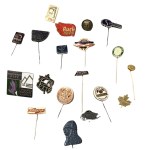 Vintage and contemporary pin set (21 pcs.)