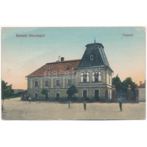 Kinorány, Chynorany, Chinorán; Népbank / bank (gyűrődés / crease)