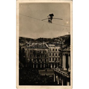 Fiume, Rijeka; Strohschneider Artúr testnevelés tanár kötéltáncos a város felett a színházzal + aláíása ...