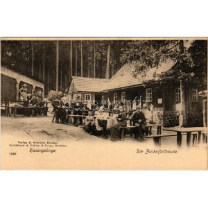 Karkonosze, Krkonose, Riesengebirge; Zackelfallbaude / Schronisko Kamienczyk / mountain rest house, tourists (gluemark...
