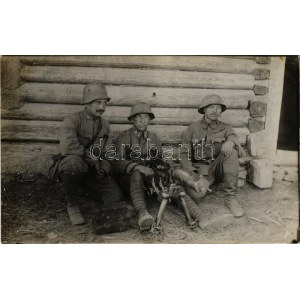 Első világháborús osztrák-magyar rohamosztagos katonák gépfegyverrel / WWI Austro-Hungarian K.u.K. military...