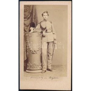 1862 II. Lajos (1845-1886) bajor király portréja, keményhátú fotó H. Holz müncheni műterméből, 10,5×6...