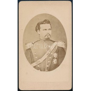cca 1870-80 Wittelsbach II. Lajos bajor király (1845-1886) kitüntetésekkel dekorált portréja, keményhátú fotó...