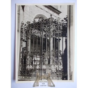 Kraków, okupacja, brama kościoła, ok. 1940