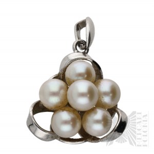 Silver Pendant for Classic Tastes with Pearls