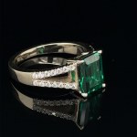 RING WITH LAB GROWN EMERALD AND DIAMONDS - RNG30301