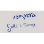 Emile Galle (1846 Nancy - 1904 Nancy), Waza z herbem i dwa talerze z monogramem Stanisława Leszczyńskiego, 2 poł. XIX w.