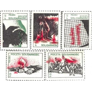 Ensemble de cinq timbres