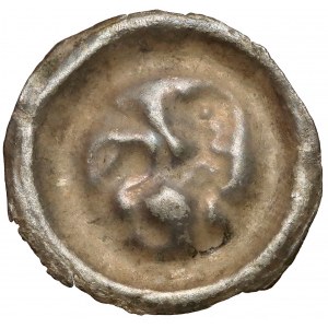 Brakteat guziczkowy (XIII-XIV w.) - Lew z głową do tyłu - rzadki