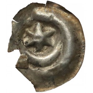 Brakteat guziczkowy (XIII-XIV w.) - gwiazda nad półksiężycem