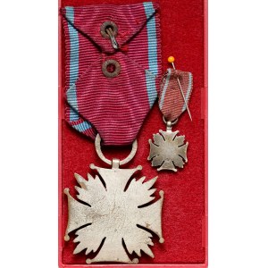 IIRP, Srebrny Krzyż Zasługi (grawerski) z miniaturą (Knedler)