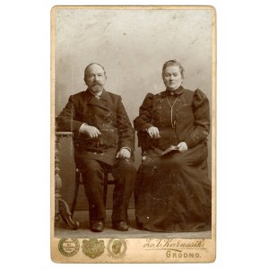 Grodno - fotografia gabinetowa, portret pary (558)