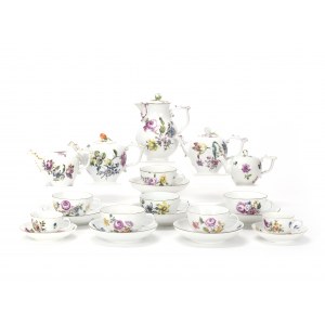 Meissen jugs and cups with flower painting