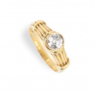 Solitaire ring
