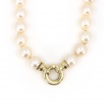 Pearl necklace with diamond clasp