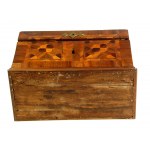 Casket inlaid with precious wood, 19th century (142)