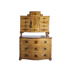 Baroque chest of drawers, 18th century, veneered and inlaid