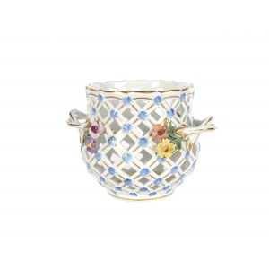 Dresden porcelain, Openwork handle basket