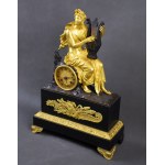 Orpheus-Manteluhr, vergoldete Bronze, Frankreich, um 1830.