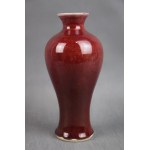 Meiping-Vase, Sang de boeuf, China, 1. Hälfte des 20. Jahrhunderts. Signiert