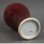 Meiping-Vase, Sang de boeuf, China, 1. Hälfte des 20. Jahrhunderts. Signiert