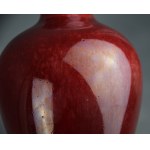 Meiping-Vase, Sang de boeuf, China, 1. Hälfte des 20. Jahrhunderts. Signiert