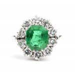 Bague en or avec diamants et émeraude de Colombie