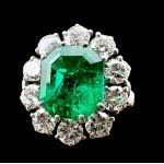 Bague en or avec diamants et émeraude de Colombie