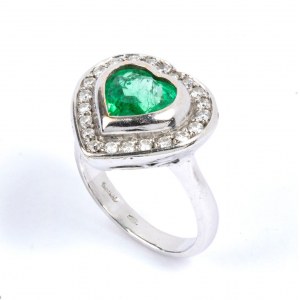 Gold emerald diamond ring