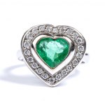 Gold emerald diamond ring