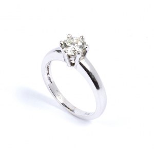 Gold solitaire diamond ring