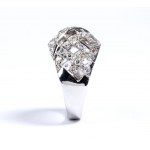 Goldring mit durchbrochenem Diamantband