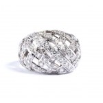 Goldring mit durchbrochenem Diamantband