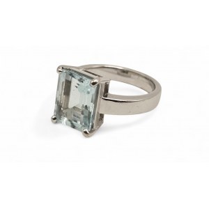 Gold-Aquamarin-Ring