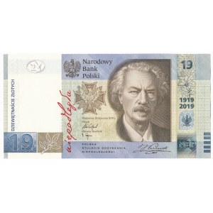19 złotych 2019 - 100 - lecie powstania PWPW - z nietypowym folderem oraz kwartnikiem