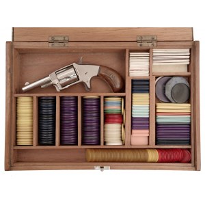 Gambling Set with Revolver Defender/Hráčská kazeta s revolverem Defender
