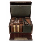 Case With Playing Cards and Revolver/Hráčská kazeta s revolverem