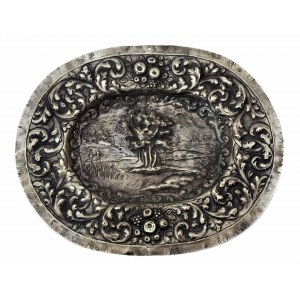 A Decorative Oval Plate