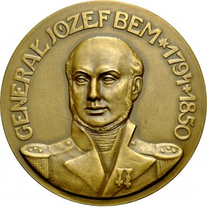 Medal jednostronny z 1928 roku, bity ku czci gen. Józefa Bema, sygnowany Stanisław Popławski.