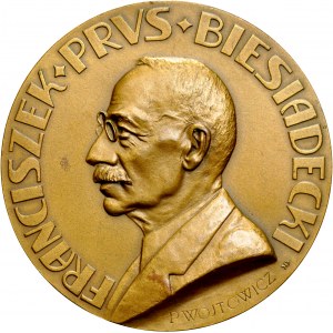  Medal autorstwa P. Wojtowicza z 1931 roku, wybity ku czci Franciszka Prus-Biesiadeckiego.