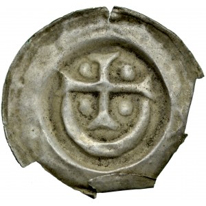 Brakteat guziczkowy II poł. XIII w., nieokreślona prowincja, Av.: Krzyż, między jego ramionami kropki nad nim półksiężyc.