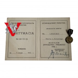 Urząd Bezpieczeństwa Czeszka Kobieta Medal Zwycięstwa i Wolności miniatura Legitymacja CIEKAWOSTKA