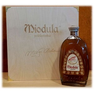 Miodula Wiślańska, limitowana edycja Adam Małysz 0,5L 40% w eleganckim drewnianym opakowaniu w stylu wiedeńskim