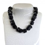 Collier de perles noires