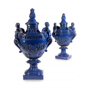Paire de vases décoratifs en terre cuite