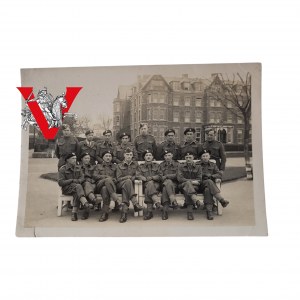 1st Armored Division, Soldiers in front of the Palace in Scotland, including Officers