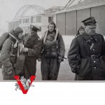 Spadochroniarze przed skokiem, lotnisko, sprawdzenie osprzętu [PIĘKNA FOTOGRAFIA]